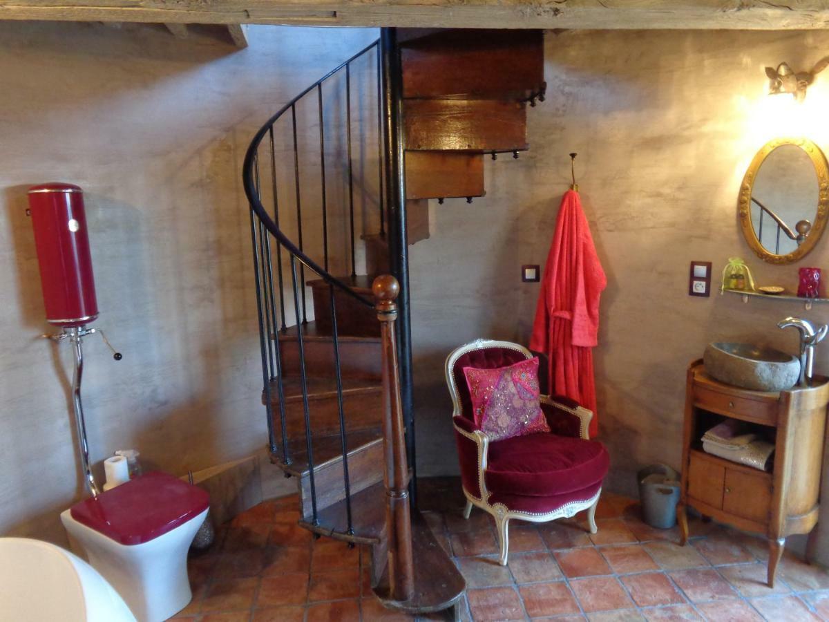 Serezin-de-la-Tour La Tour De Quinsonnas Bed & Breakfast エクステリア 写真